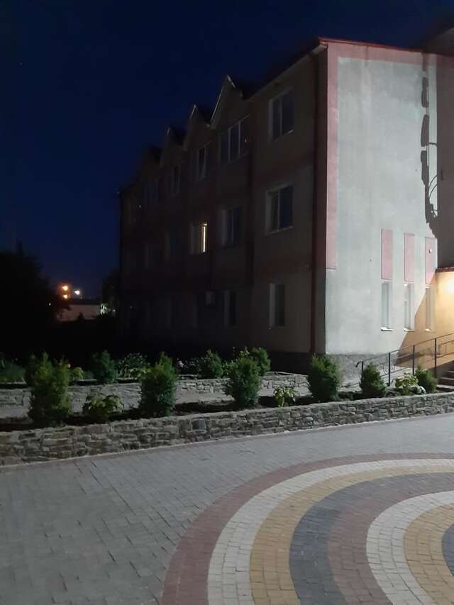 Отели эконом-класса Готель Адріана Дунаевцы-4